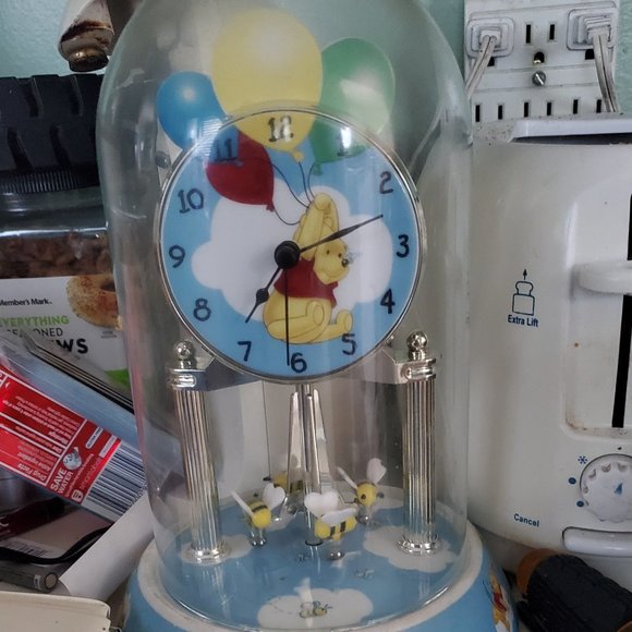 Winnie The Pooh Bees and Ballons Anniversary Clock - Picture 3 of 14